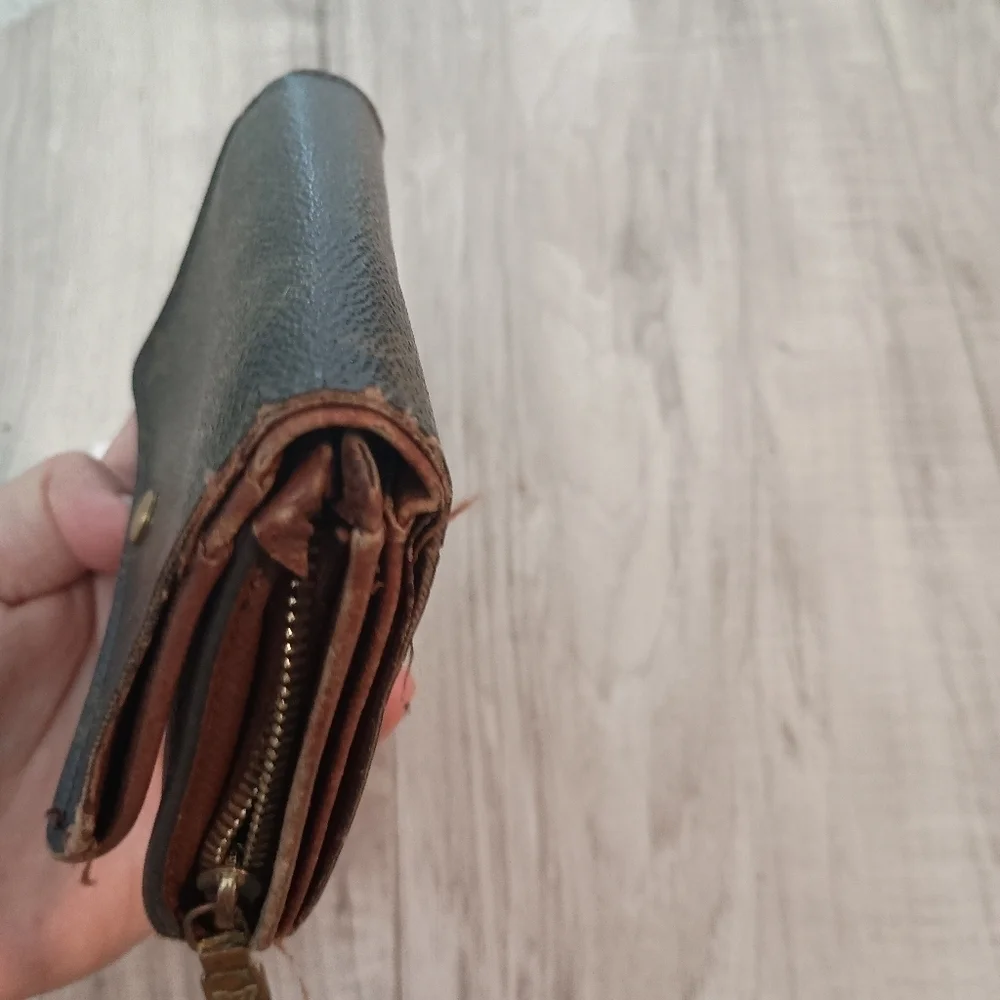 LOUIS VUITTON Monogram Porte Monnaie Billets Tresor Wallet